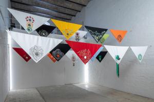 Die suppe its gegessen, 2011-2018, 25 foulards ricamati a mano, 90 x 90 cm. cad